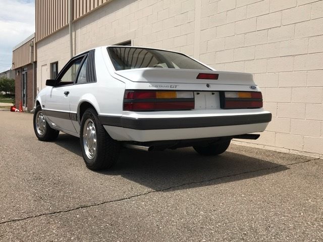 1986 Ford Mustang GT - photo 7