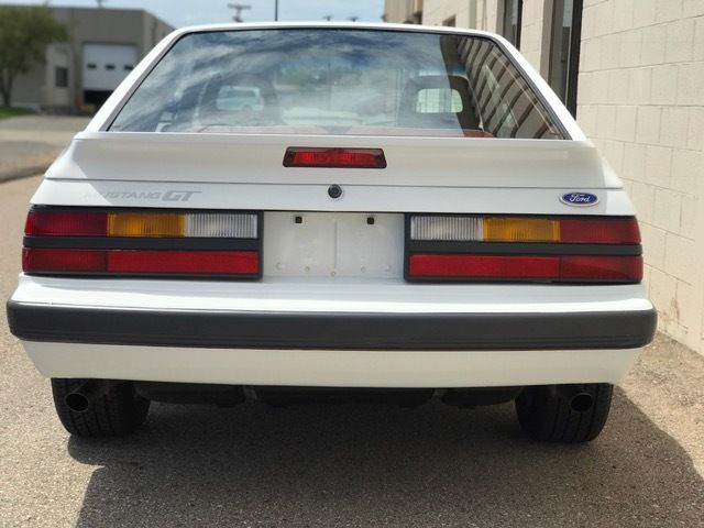 1986 Ford Mustang GT - photo 8
