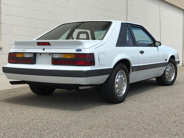 1986 Ford Mustang GT - photo 9