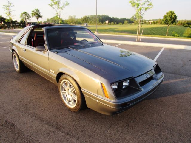1986 Ford Mustang GT - photo 3
