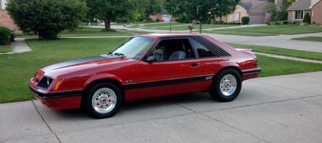 1986 Ford Mustang GT - photo 2