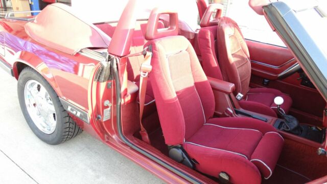 1986 Ford Mustang convertible - photo 10