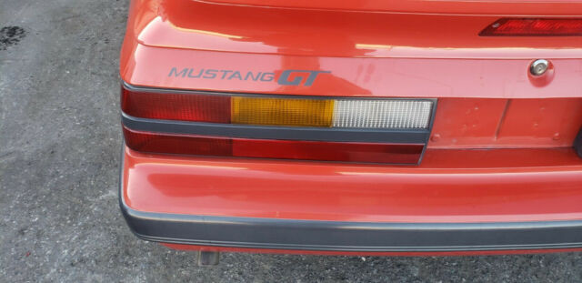 1986 Ford Mustang RED/GRAY - photo 12