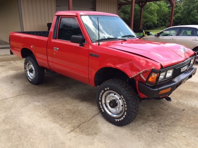 1986 Nissan 720 Base Standard Cab Pickup 2-Door 2.4L 1986 Nissan 720 Base Standard Cab Pickup 2-Door