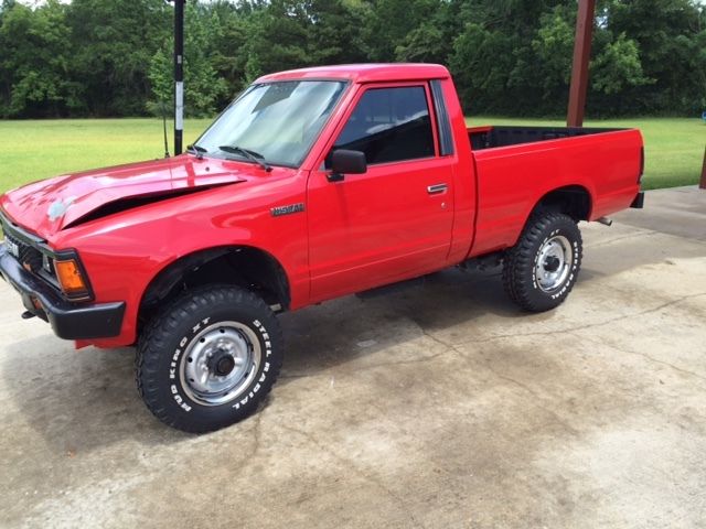 1986 Nissan 720 Base Standard Cab Pickup 2-Door - photo 3