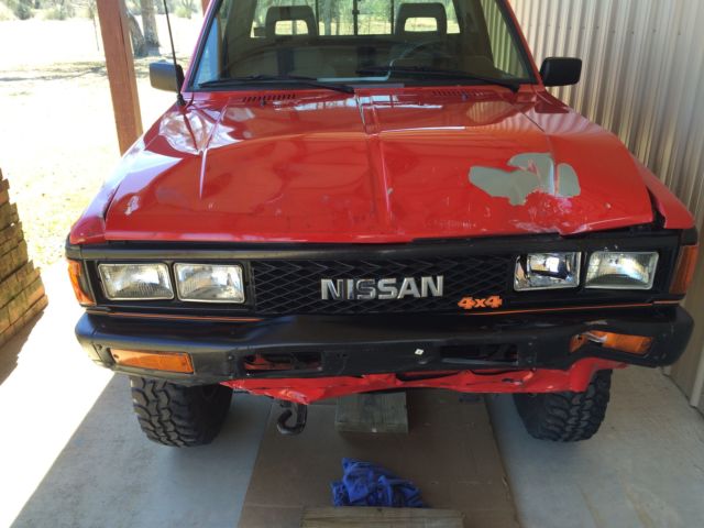 1986 Nissan 720 Base Standard Cab Pickup 2-Door - photo 5