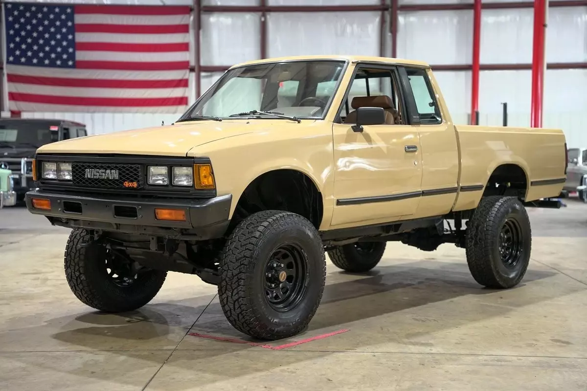1986 Nissan Hardbody DLX King Cab