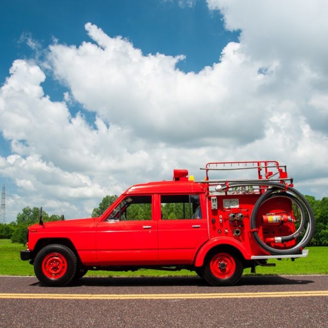 1986 Nissan Other Pickups Safari Fire Truck 4x4 - photo 2