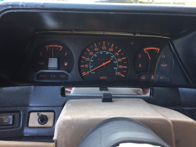 1986 Nissan Sentra Base Sedan 2-Door - photo 8