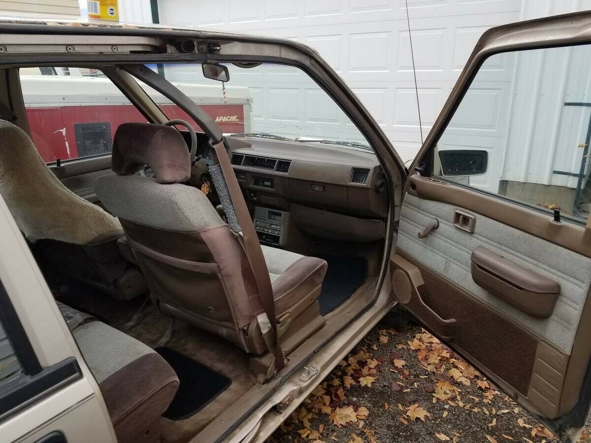 1986 Nissan Stanza wagon - photo 3
