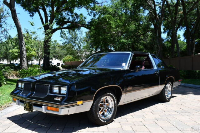 1986 Olds 442 5L Auto T-Top 3,053 Miles Fully Loaded Buckets console Original 1986 Oldsmobile 442 Real miles of 3,053 Fully Loaded T-tops Clean Car Fax