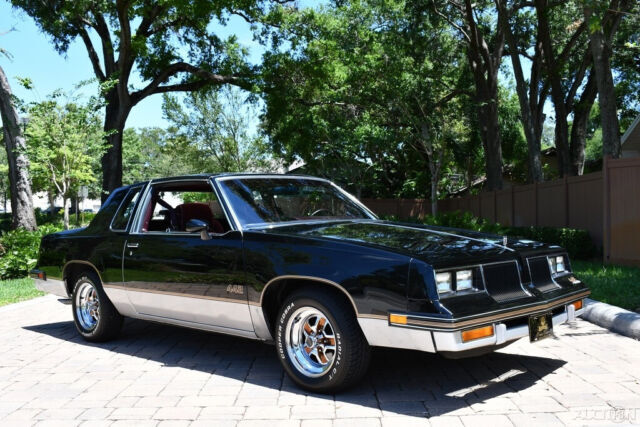 1986 Oldsmobile 442 Real miles of 3,053 Fully Loaded T-tops Clean Car Fax - photo 3