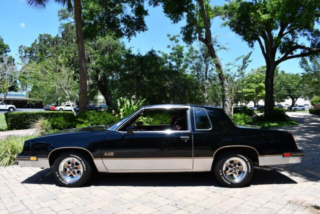 1986 Oldsmobile 442 Real miles of 3,053 Fully Loaded T-tops Clean Car Fax - photo 5