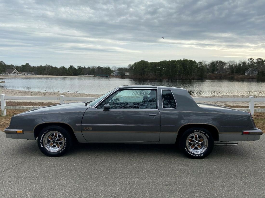 1986 OLDSMOBILE 442 IN EXCELLENT CONDITION WITH ONLY 25K ORIGINAL MILES! 1986 Oldsmobile 442 CUTLASS