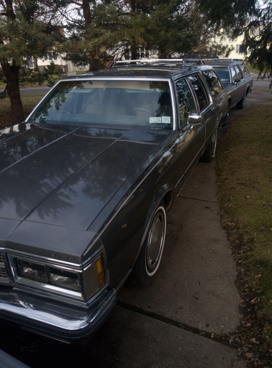 1986 Oldsmobile Custom Cruiser - photo 12