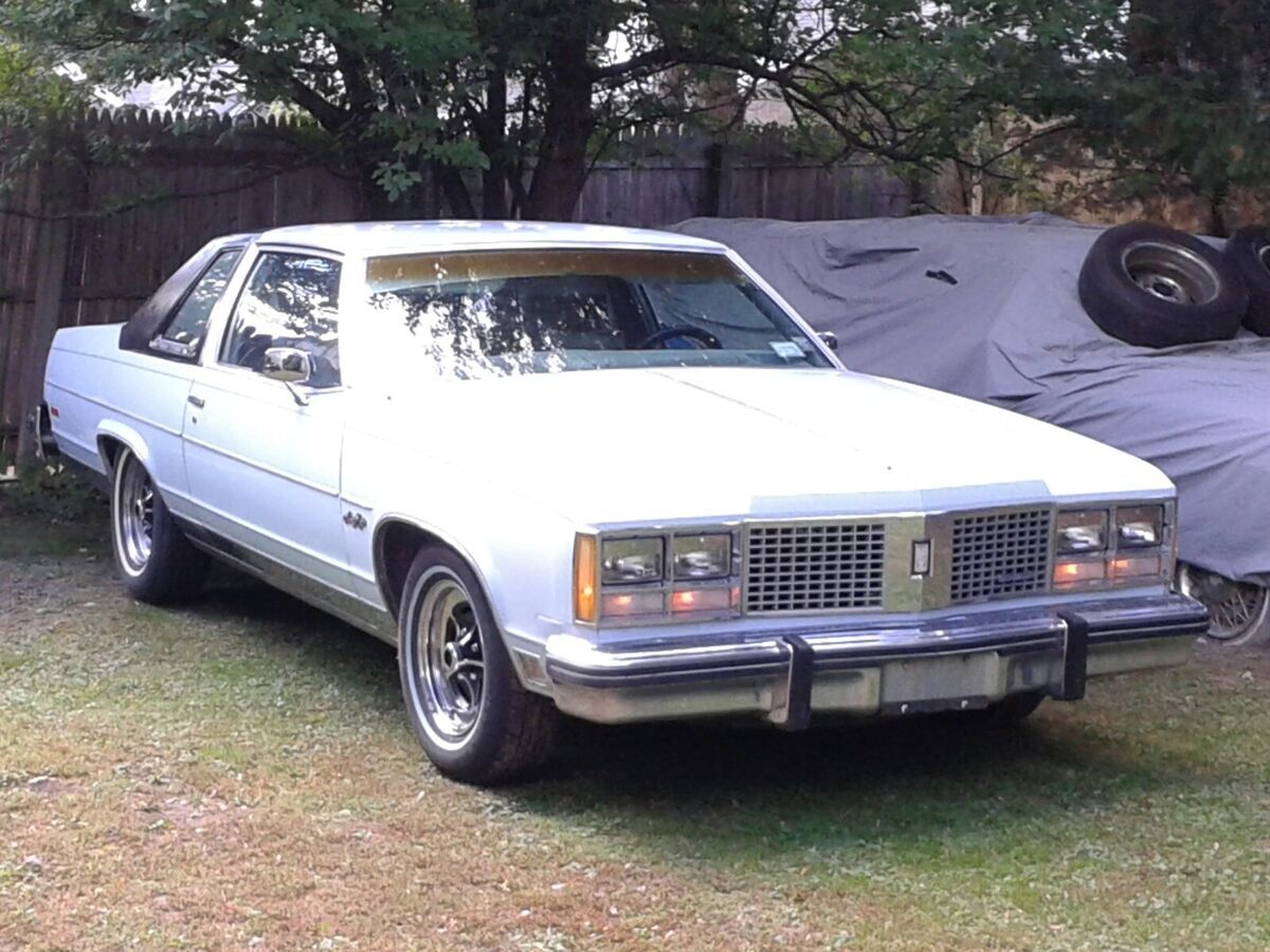 1986 Oldsmobile Custom Cruiser - photo 13