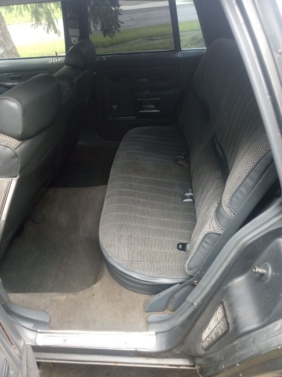 1986 Oldsmobile Custom Cruiser - photo 9
