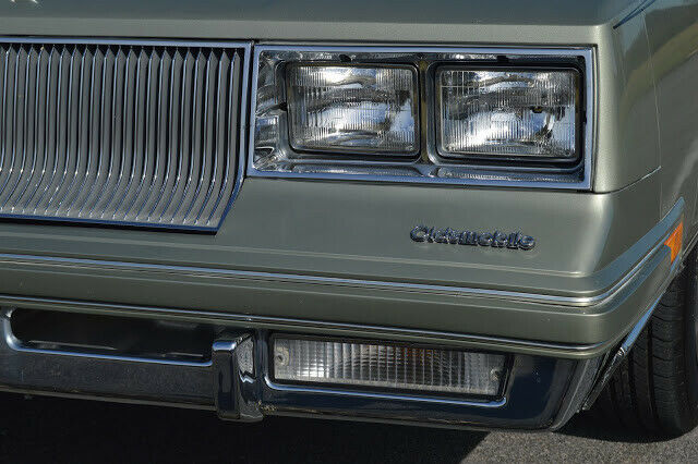 1986 Oldsmobile Cutlass Supreme Brougham - photo 2