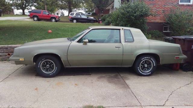 1986 Oldsmobile Cutlass Supreme 327 c.i. Small Block, 3 Speed TH350 Transmission 1986 Oldsmobile Cutlass