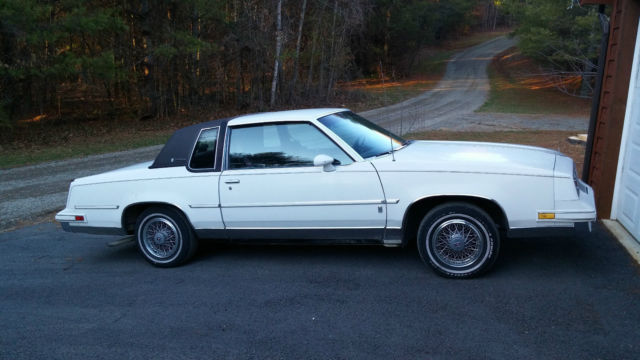 1986 OLDSMOBILE CUTLASS SUPREME BROUGHAM 4 DOOR 1986 Oldsmobile Cutlass BROUGHAM