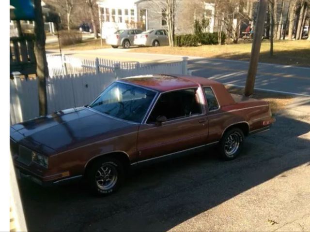 1986 Oldsmobile Cutlass Supreme Brougham Coupe 2-Door 5.0L 1986 Oldsmobile Cutlass