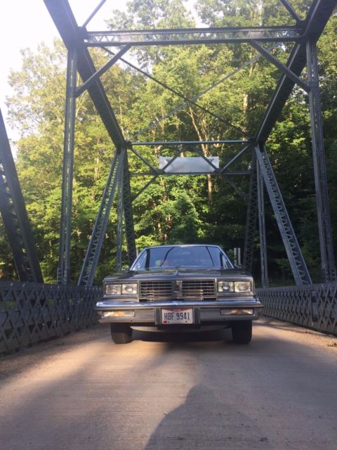 1986 Oldsmobile Cutlass Brougham w/ body by fisher - photo 12