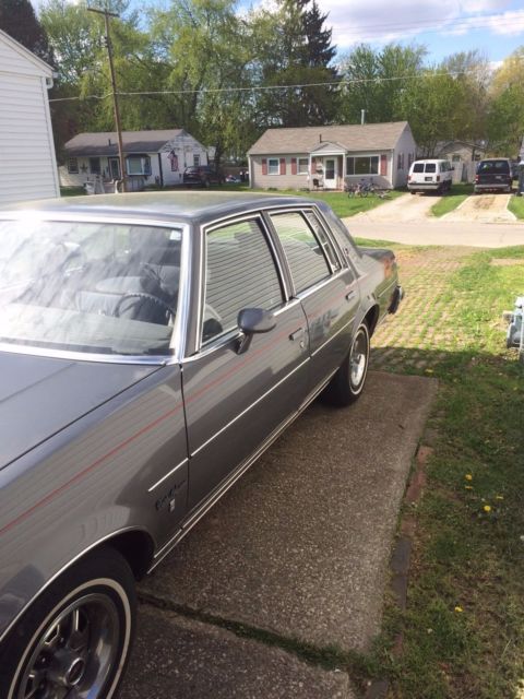 1986 Oldsmobile Cutlass Brougham w/ body by fisher - photo 3