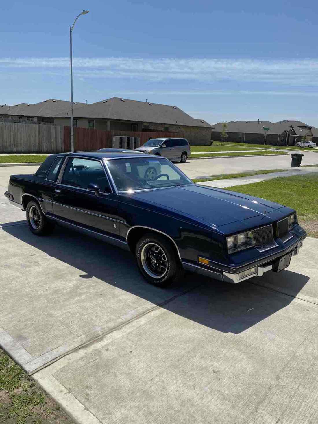 1986 Oldsmobile Cutlass Supreme Coupe Blue RWD Automatic BROUGHAM 1986 Oldsmobile Cutlass Supreme BROUGHAM