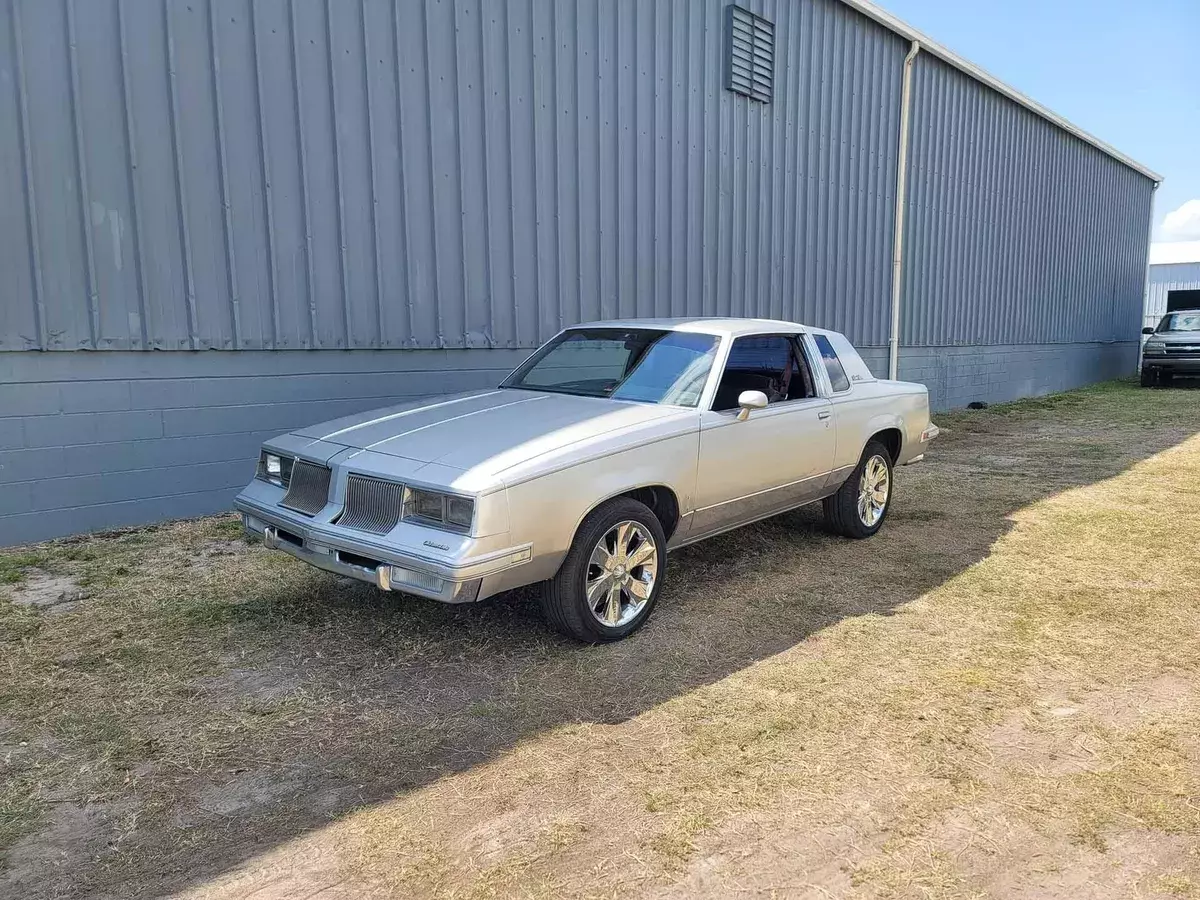 1986 Oldsmobile Cutlass Supreme V8 Auto Silver 1986 Oldsmobile Cutlass V8 Auto