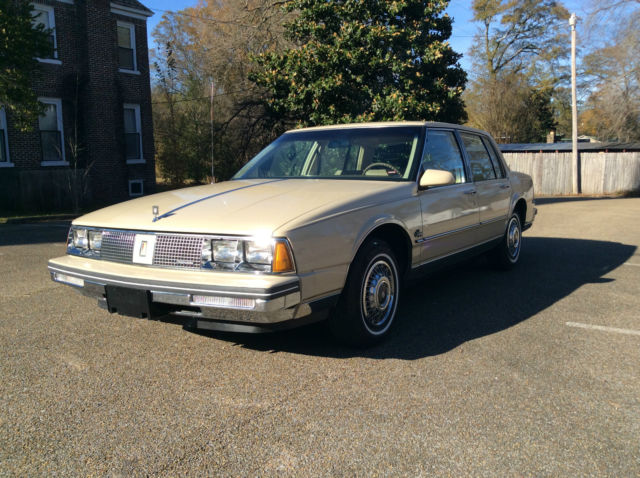 1986 Oldsmobile Ninety-Eight Regency 98 - photo 13