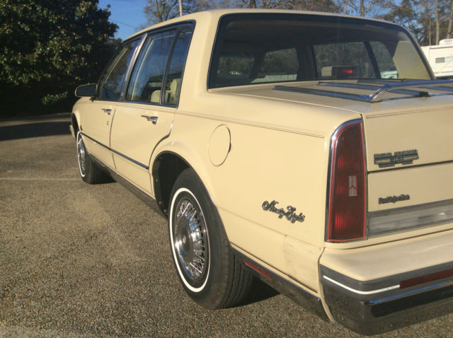 1986 Oldsmobile Ninety-Eight Regency 98 - photo 3