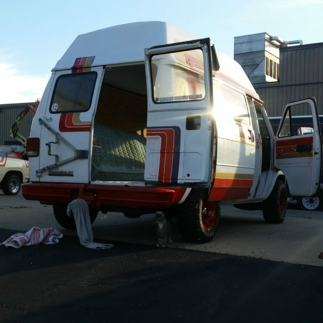 1976 Chevrolet G20 Van 1986 G10 CHEVY VAN - The AFX Van - photo 10