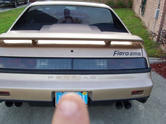 1986 Pontiac Fiero - photo 2