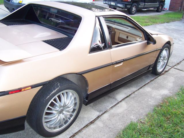 1986 Pontiac Fiero - photo 6