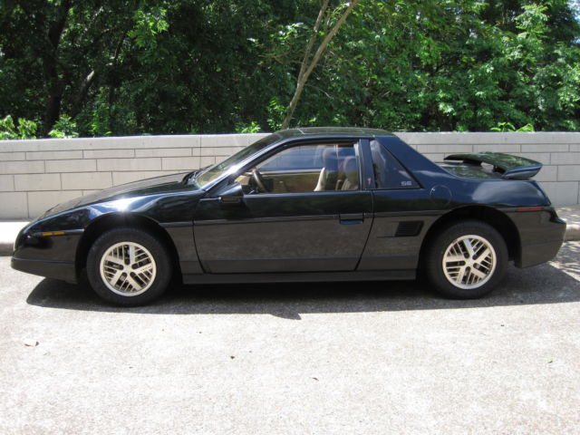 1986 PONTIAC FIERO 2M6--LOWEST MILES 1986 Pontiac Fiero