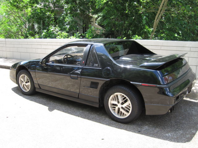 1986 Pontiac Fiero - photo 5