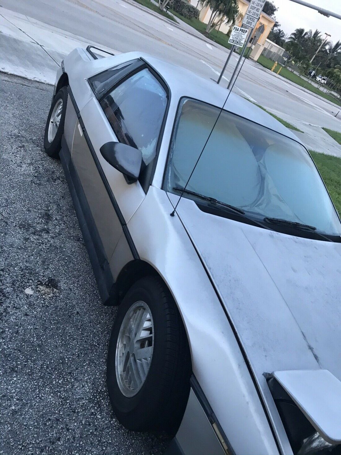 1986 Pontiac Fiero SE - photo 2