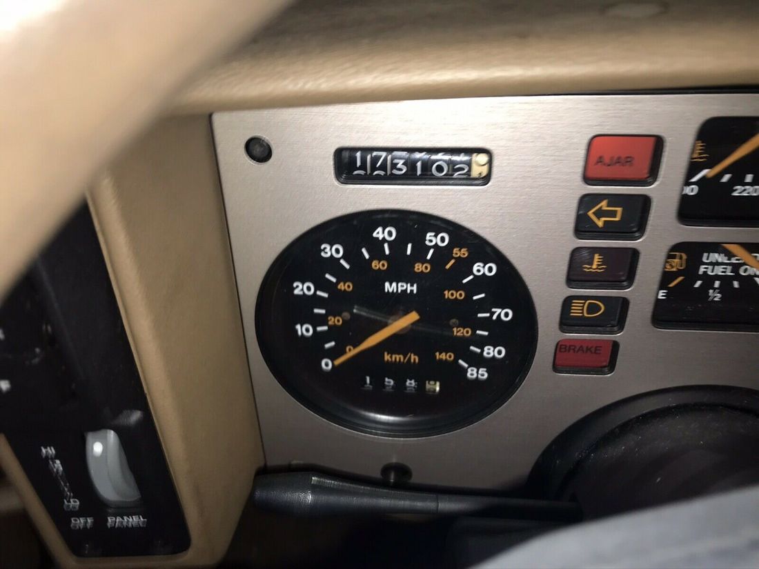 1986 Pontiac Fiero SE - photo 8