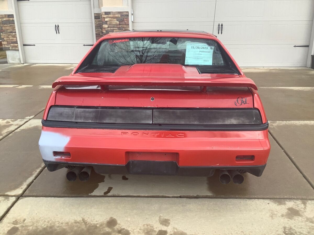 1986 Pontiac Fiero SE - photo 3