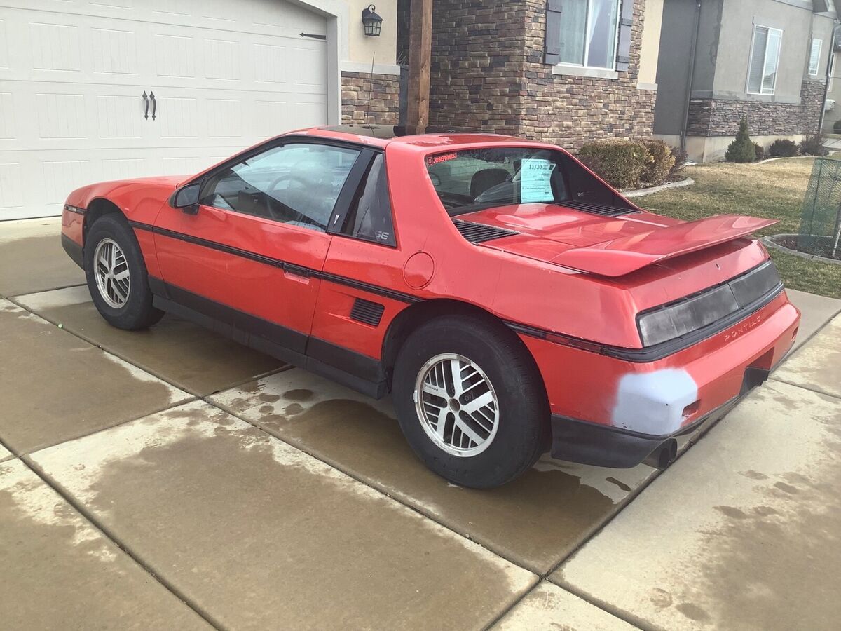 1986 Pontiac Fiero SE - photo 4