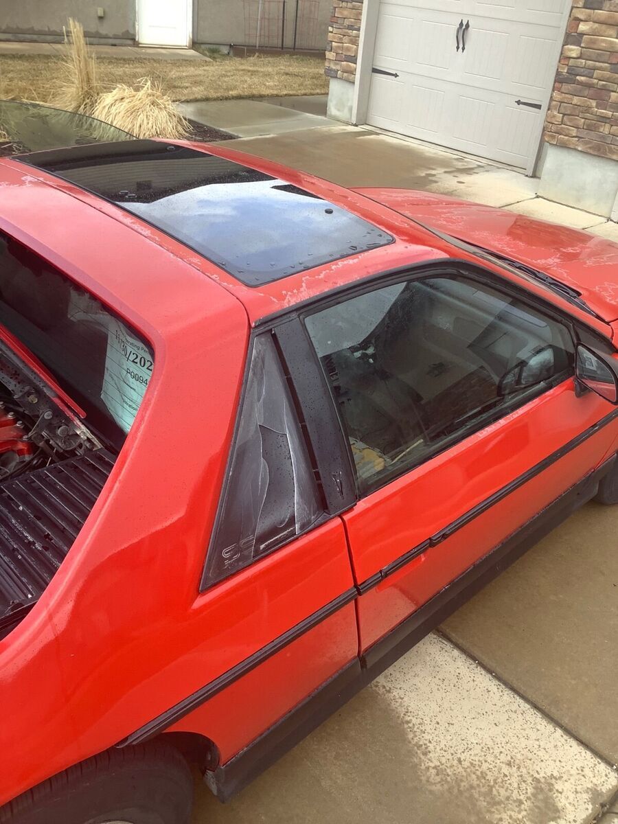 1986 Pontiac Fiero SE - photo 6