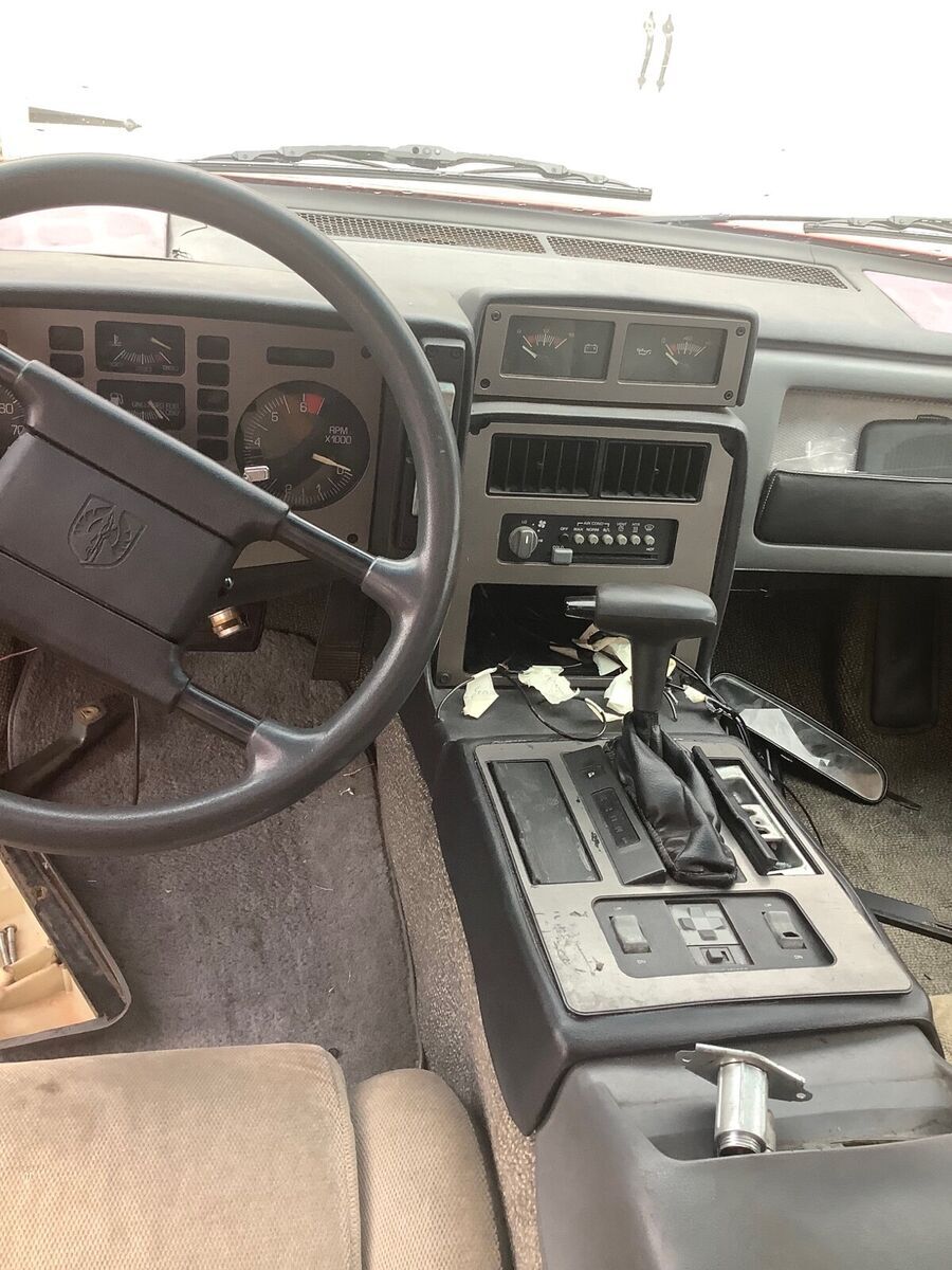 1986 Pontiac Fiero SE - photo 9