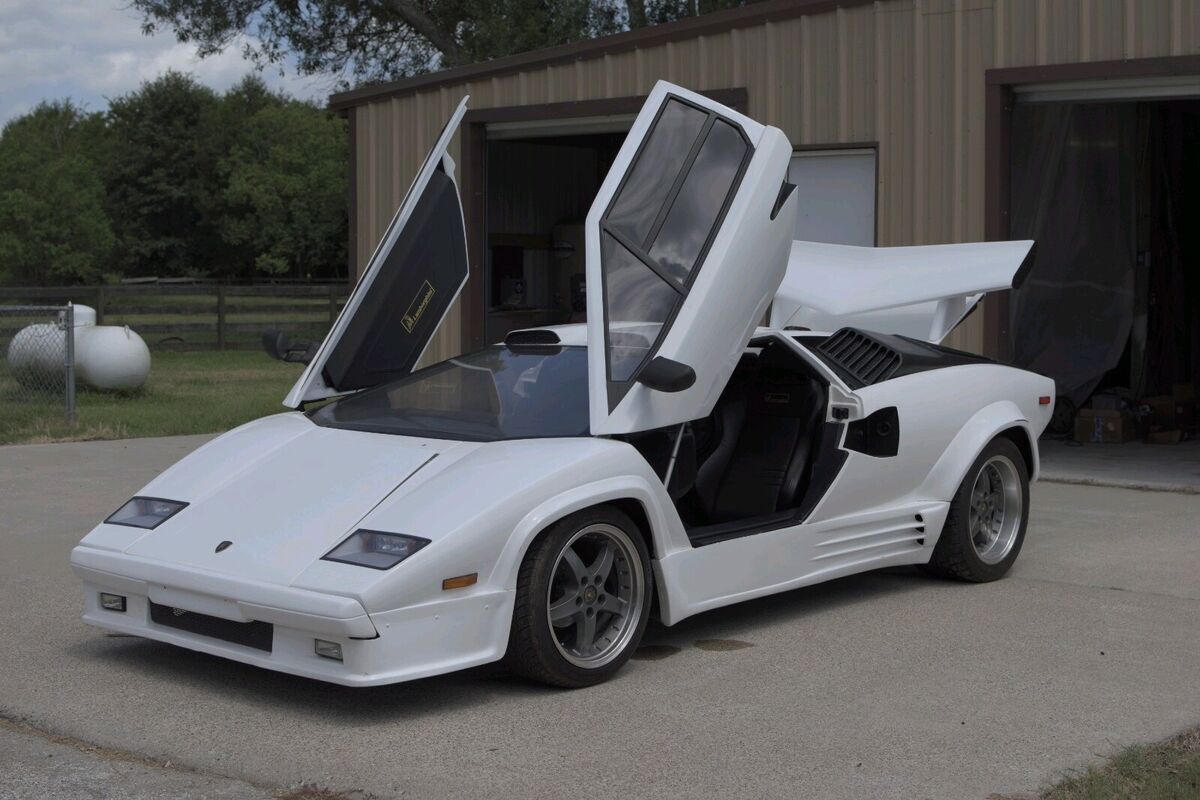 1986 Pontiac Fiero Coupe White RWD Manual SE 1986 Pontiac Fiero SE