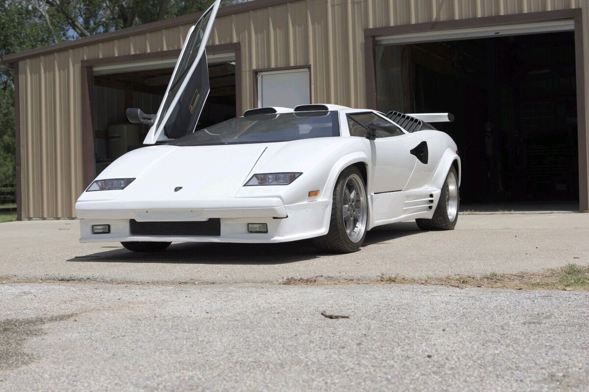 1986 Pontiac Fiero SE - photo 9