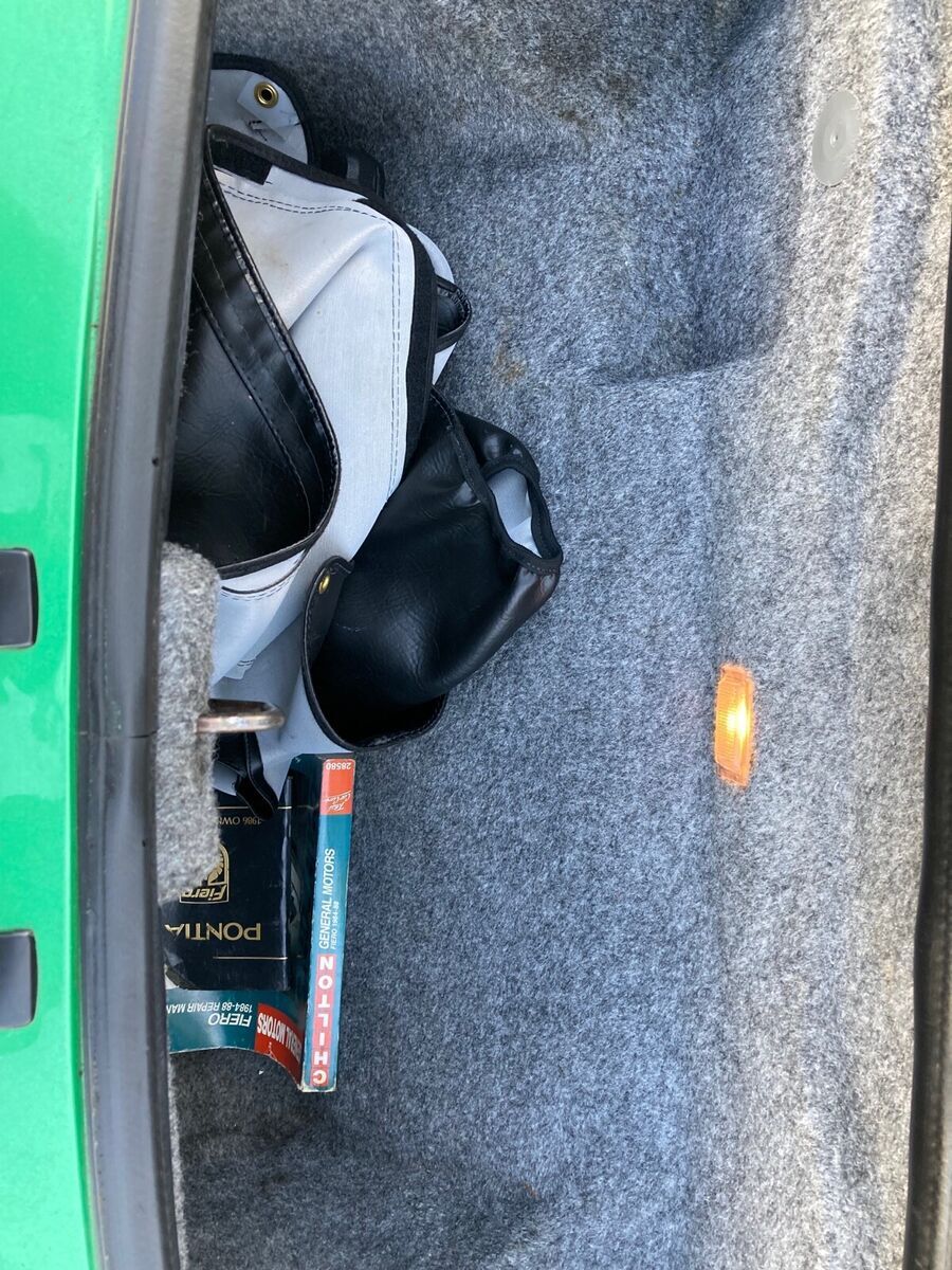 1986 Pontiac Fiero SE - photo 12