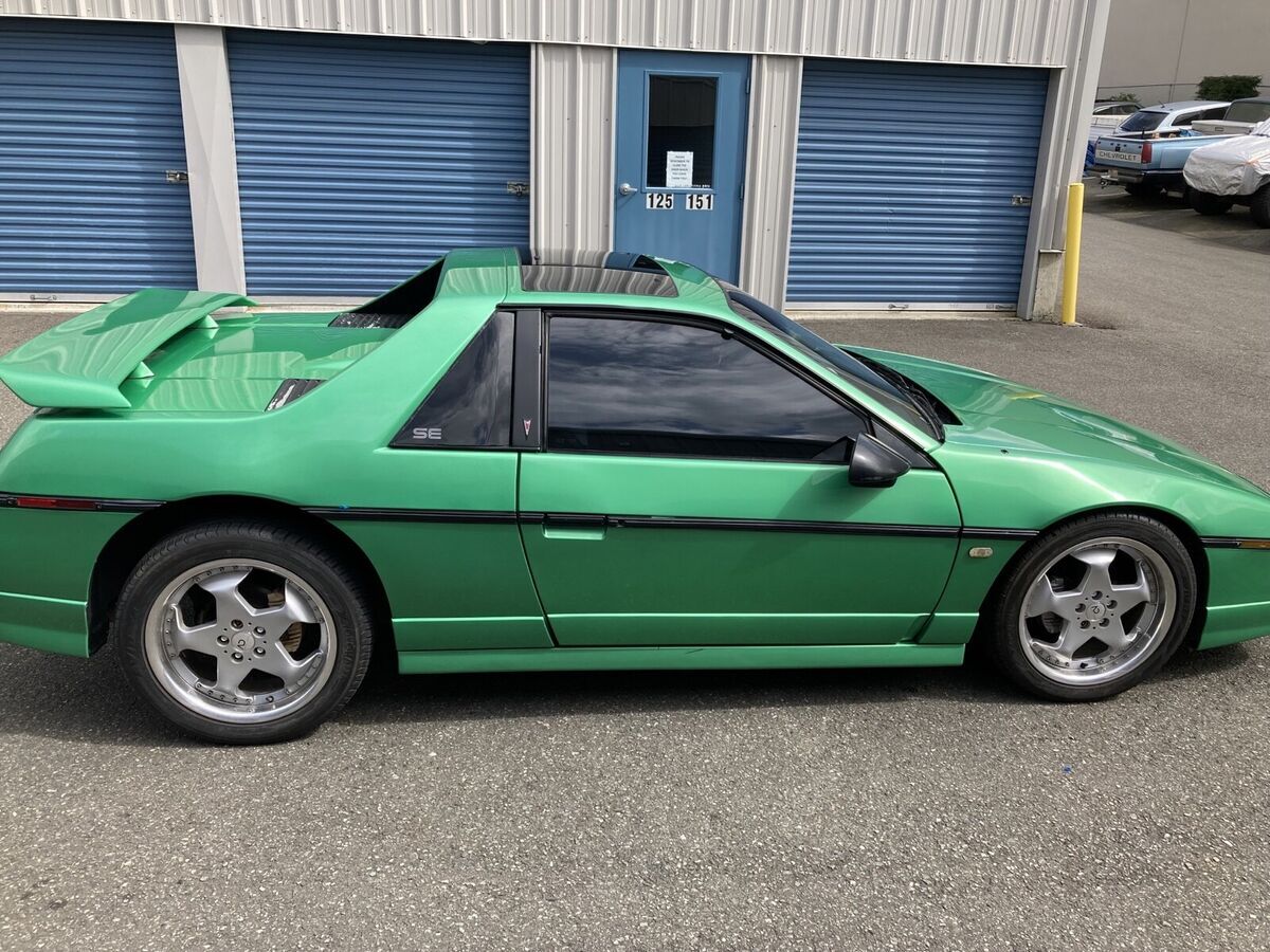 1986 Pontiac Fiero SE - photo 3