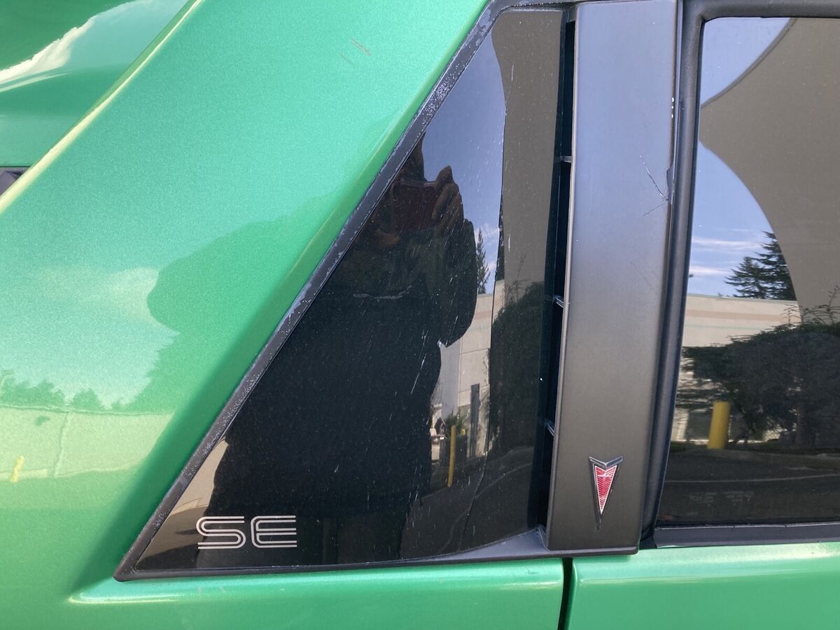 1986 Pontiac Fiero SE - photo 8