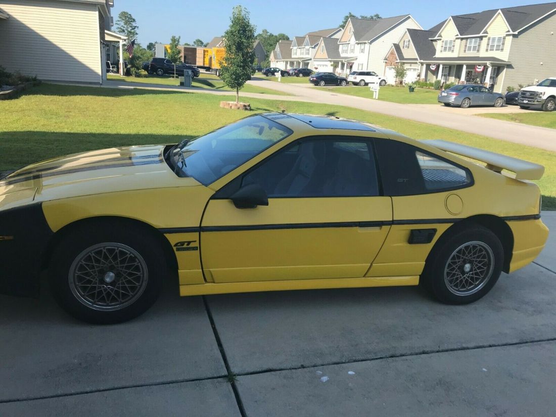 1986 Pontiac Fiero GT - photo 2