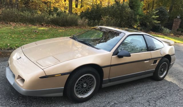 1986 Pontiac Fiero GT 4-Speed Manual 39,000 Original Miles 1986 Pontiac Fiero GT