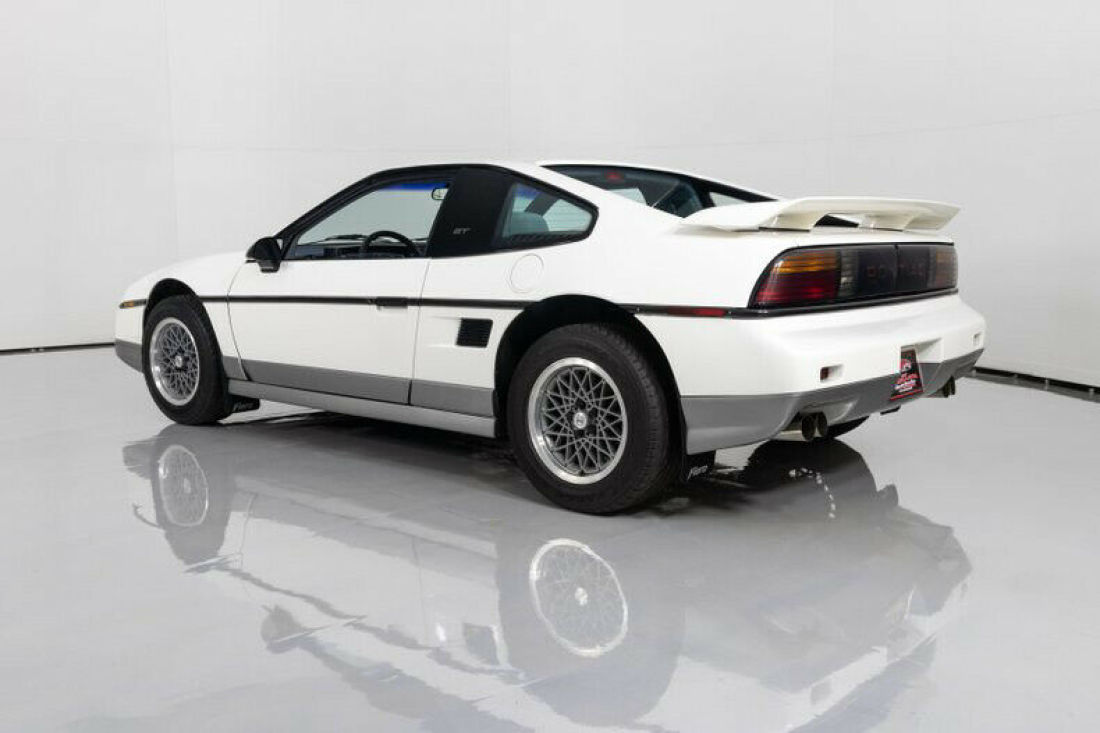 1986 Pontiac Fiero GT 5 Speed - photo 8
